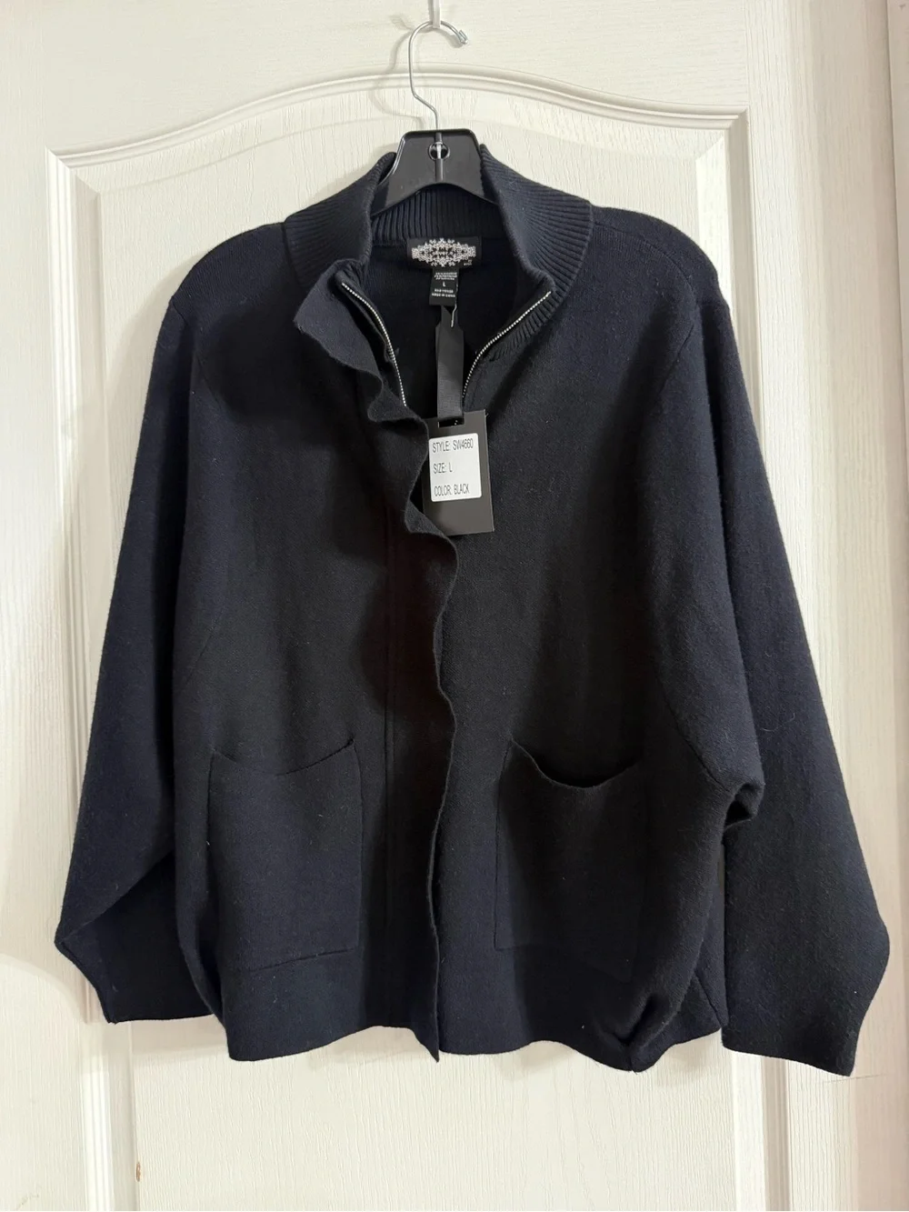 Oliver.o Women’s Black Full Zip Black Sweater NWT Sz L. AG-63